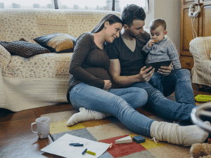 Family with pregnant mother