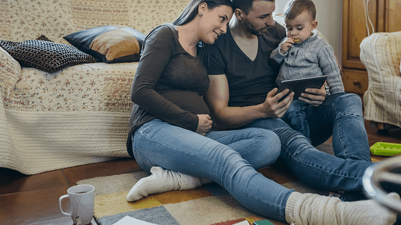 Family with pregnant mother